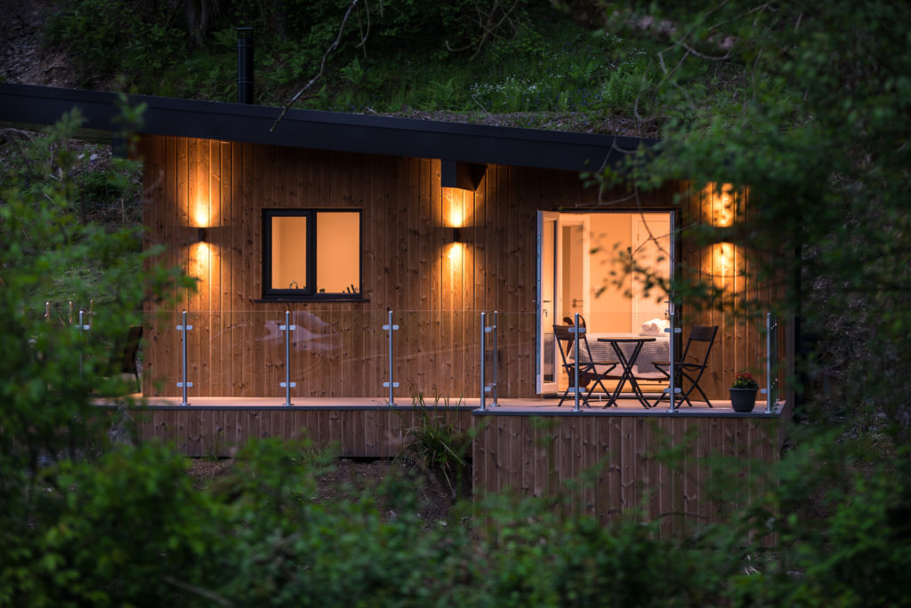 Romantic Lodge Kite's Nest at night