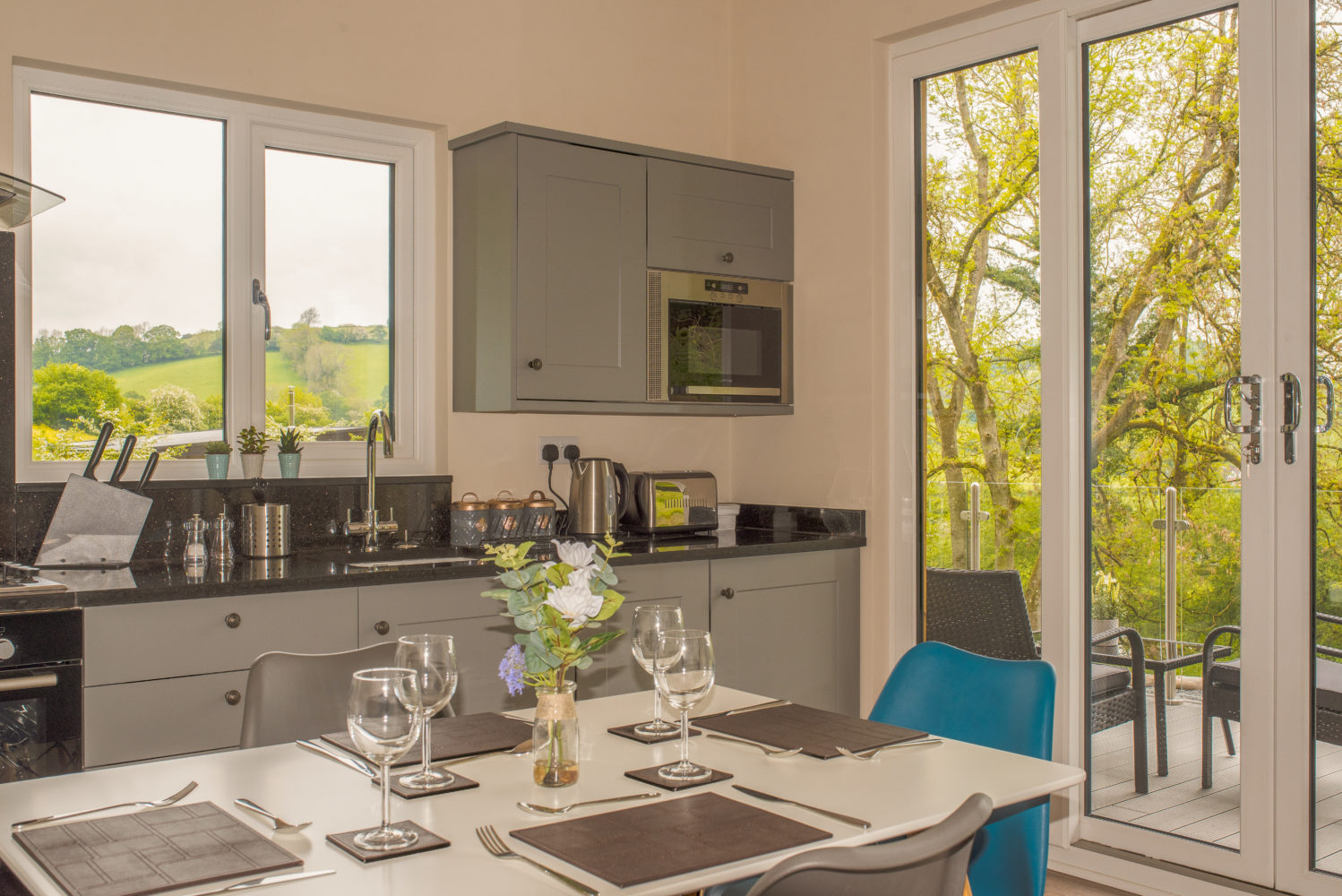 Kite's Nest Romantic Lodge dining area with views